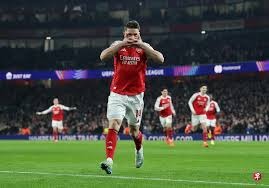 ＂年度最佳预定！慢镜回看约克加时超远三分绝杀 杜锋愣在原地