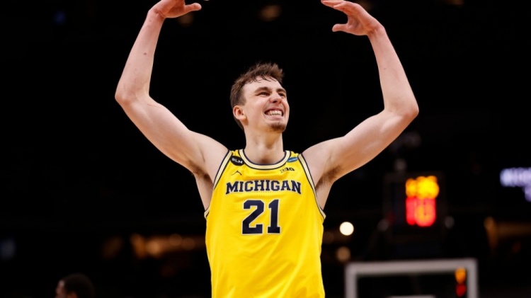 采访中不难 采访中不难